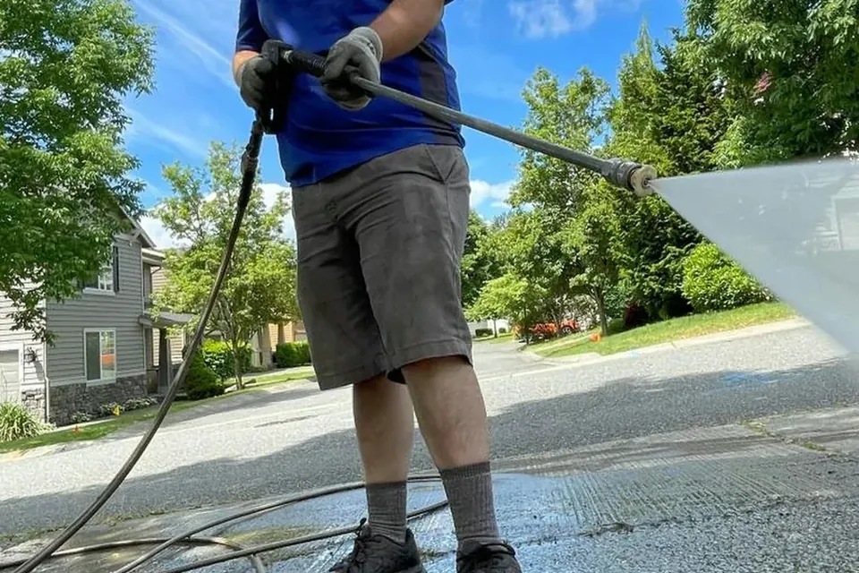 Representative pressure washing service image